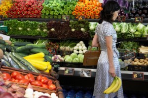Eating a diet that includes plenty of fresh fruits and vegetables can help to promote good erection health.