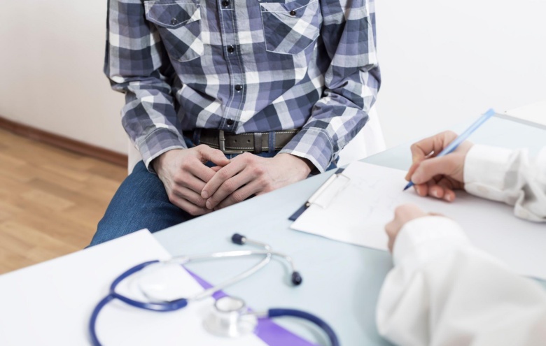 man asking doctor if viagra causes priapism