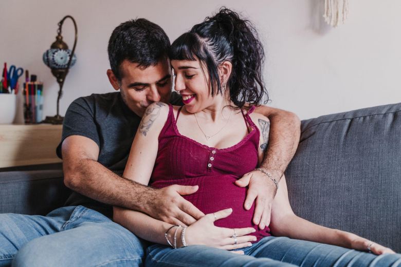 pregnant couple