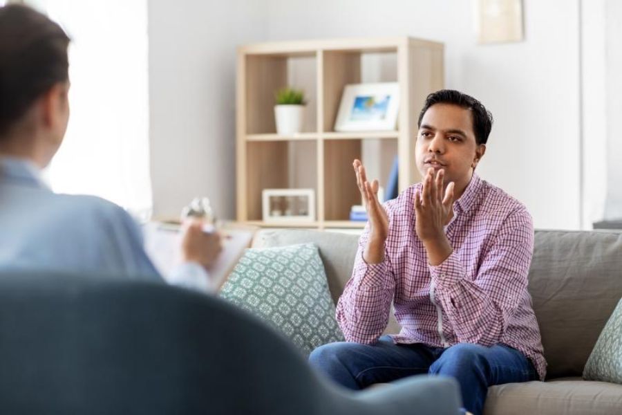 man discussing ED with his doctor