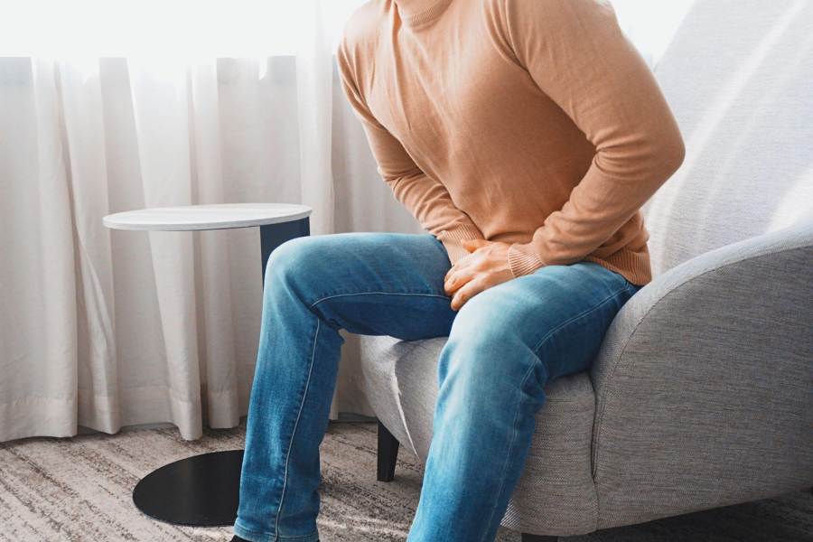 man experiencing groin pain